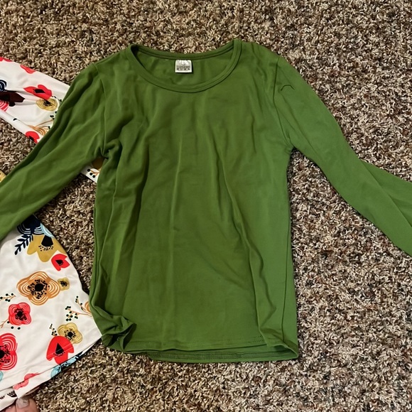 3 shirts.  The green one goes under the navy top. - Picture 4 of 4